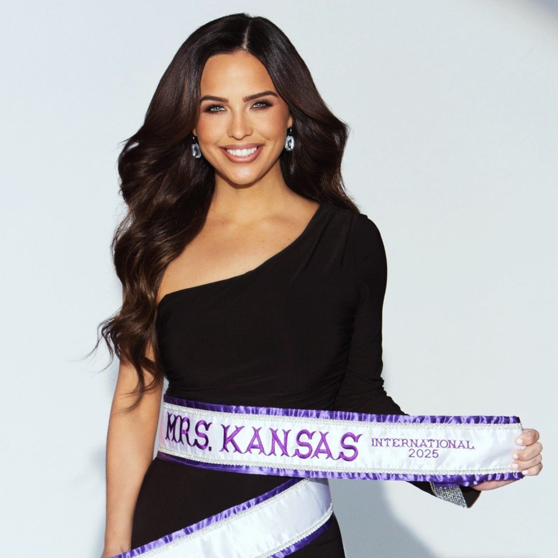 Mrs. International pageant photoshoot featuring custom Sunny Daze Sunless spray tan